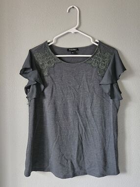 Roz & Ali Green Lace-Trim Flutter Sleeve Tee